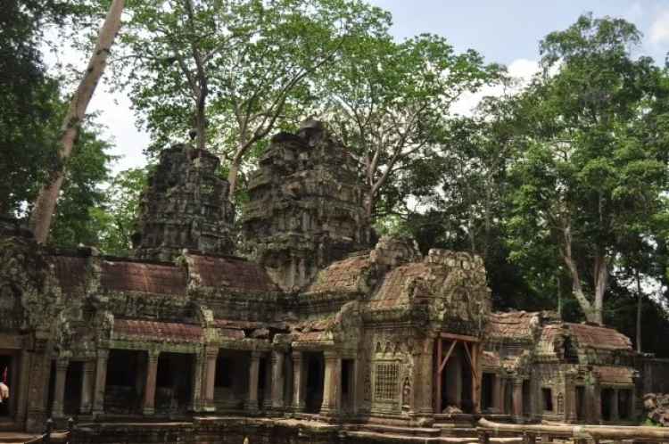 CÙNG ĐĂNG KÝ ĐI THĂM VƯƠNG QUỐC CAMPUCHIA  VÀO THÁNG 7( Hình trang 8 )