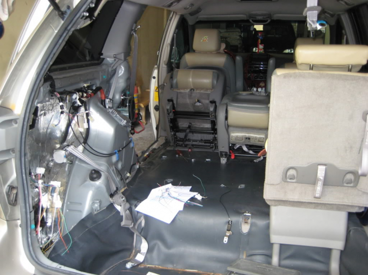 Tự hào là chiếc TOYOTA SIENNA LE duy nhất VN lắp và độ nhiều đồ chơi ! Tự hào là chiếc TOYOTA SIENNA LE duy nhất VN lắp và độ nhiều đồ chơi !