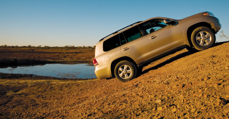 Land Cruiser V8 (Khá chi tiết) Land Cruiser V8 (Khá chi tiết)