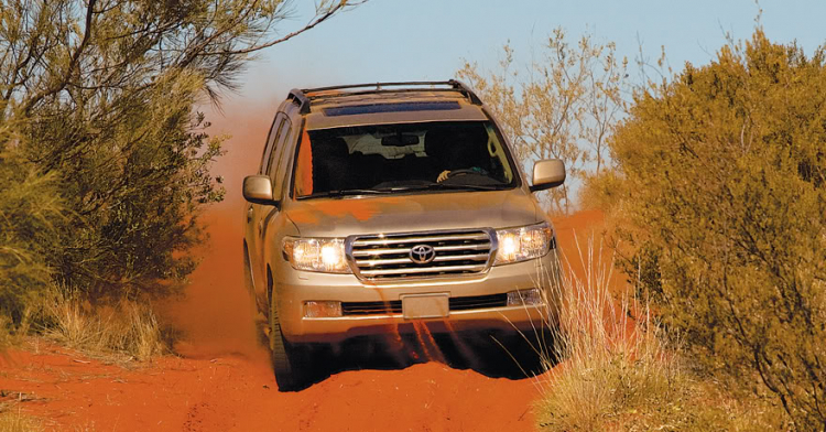Land Cruiser V8 (Khá chi tiết) Land Cruiser V8 (Khá chi tiết)