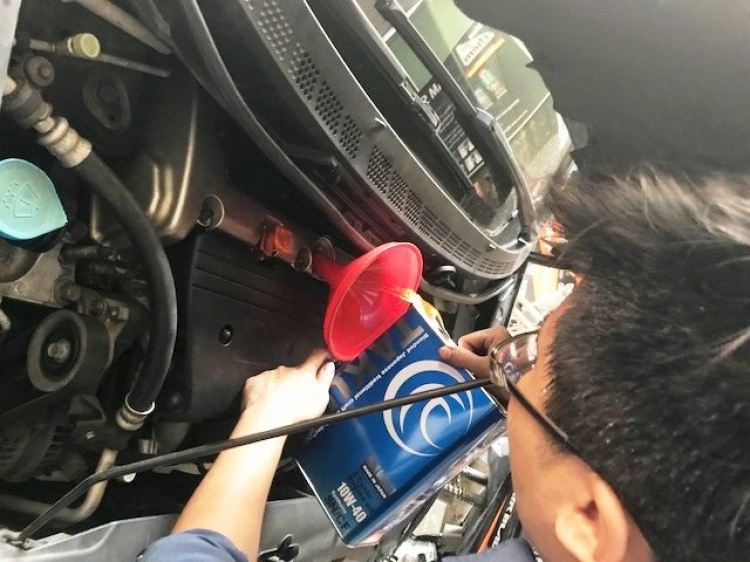 Takumi Motor Oil - Nhớt Nhật sản xuất ở Nhật.