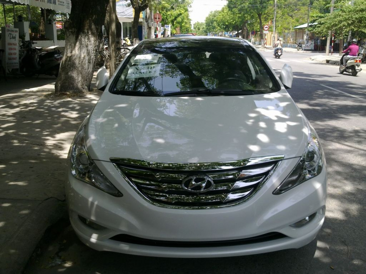 2010 Hyundai Sonata màu trắng đầu tiên ở Đà Nẵng