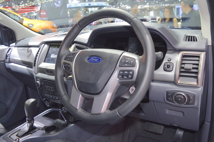 Ford Everest nâng cấp nhẹ tại triển lãm Thai Motor Expo