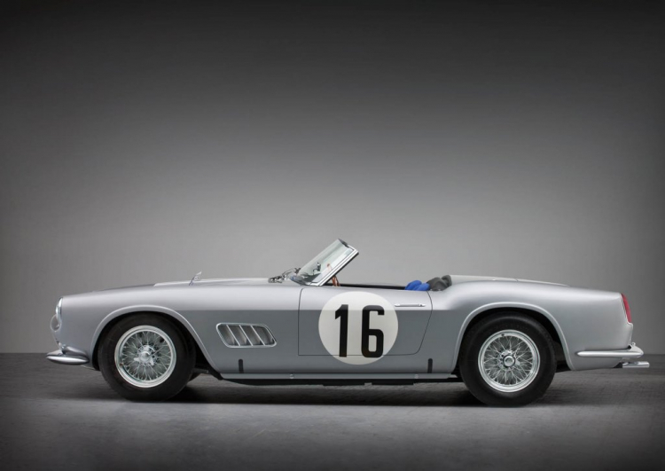 Ferrari 250 GT California Spider được bán với giá gần 18 triệu USD