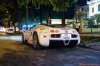 Ngắm vẻ đẹp của siêu xe Bugatti Veyron về đêm tại TP. Hồ Chí Minh