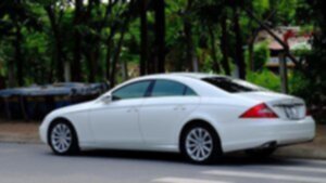 Mercedes-Benz CLS 300 2010 tìm chủ mới với giá “thách cưới” thấp hơn Mazda3