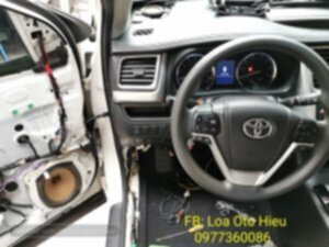 Độ âm thanh cho Toyota Highlander Usa.