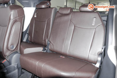 Cận cảnh Toyota Sienna 2021 giá hơn 4 tỷ với màu sơn xanh lục lạ mắt tại Việt Nam