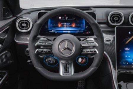Mercedes C300 AMG First Edition CBU (W206) thiếu option, có gắn thêm được không?