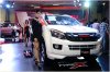 [QC] Cận cảnh MU-X Limited và D-Max Type X tại VMS 2016